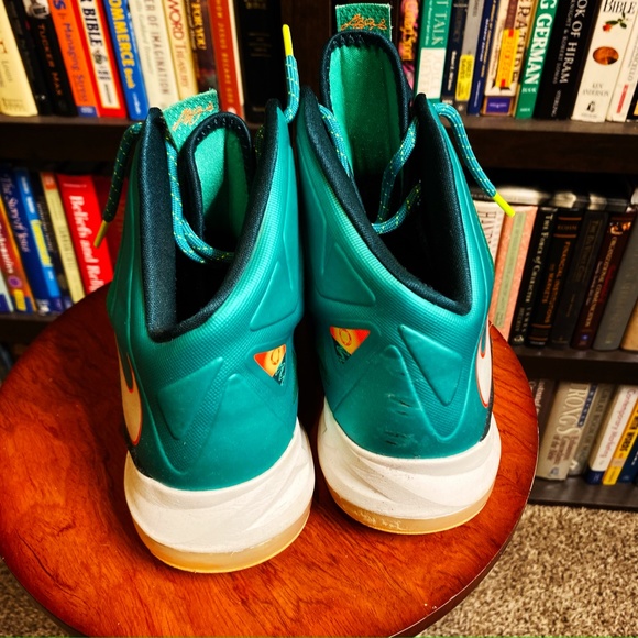 Nike * Lebron X - Dolphin - sz8 (cond: 8.5/10) - Picture 4 of 5